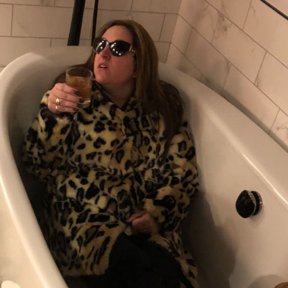 Meet your Posher, Annie - Picture 1 of 1